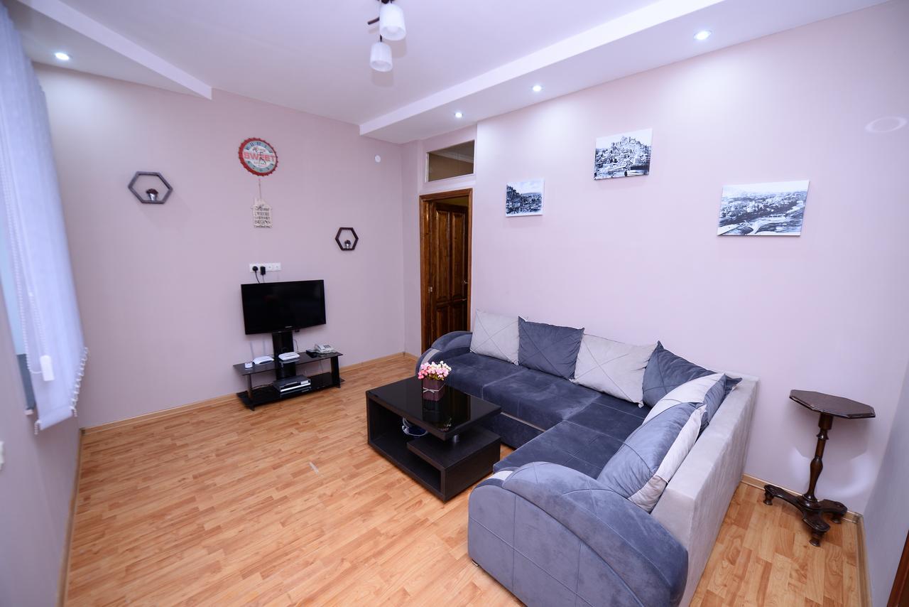 Sweet Home Apartment Тбилиси Екстериор снимка